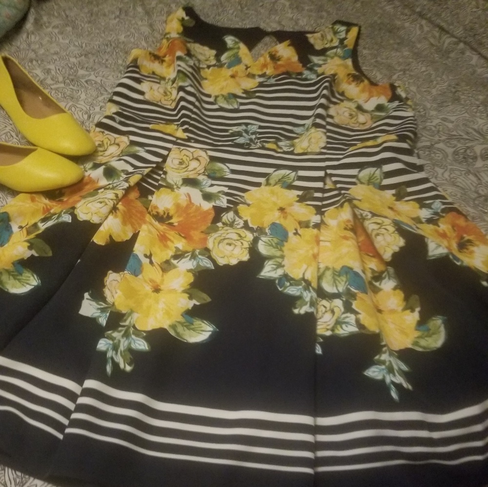 Dress Barn size 20 navy white yellow dress